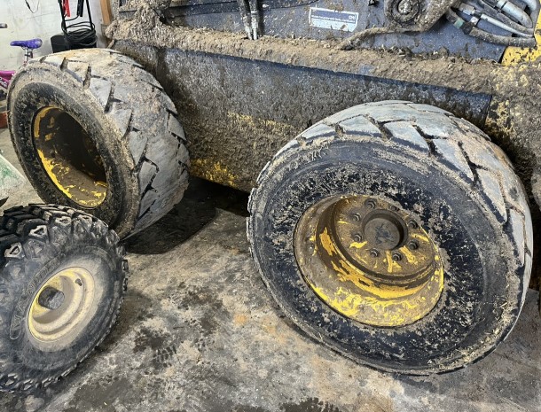 2023 New Holland L328-NR Skid Steer - Image 20