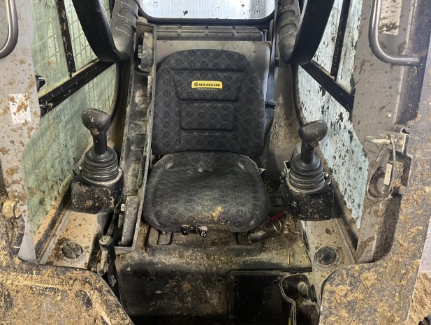 2023 New Holland L328-NR Skid Steer - Image 23