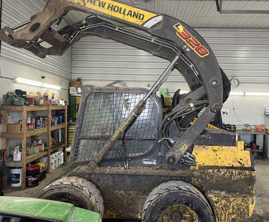 2023 New Holland L328-NR Skid Steer - Image 4