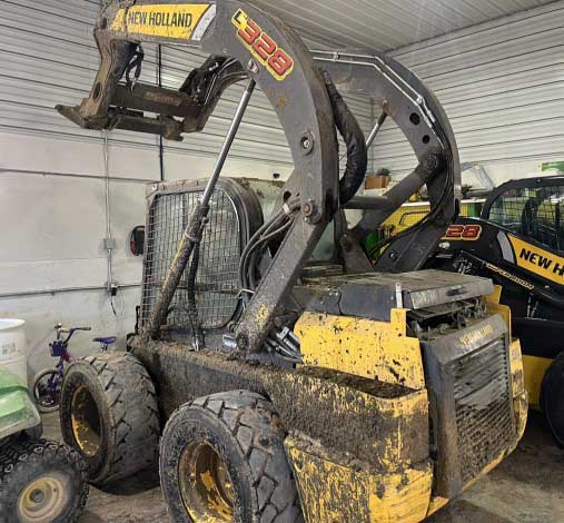 2023 New Holland L328-NR Skid Steer - Image 5