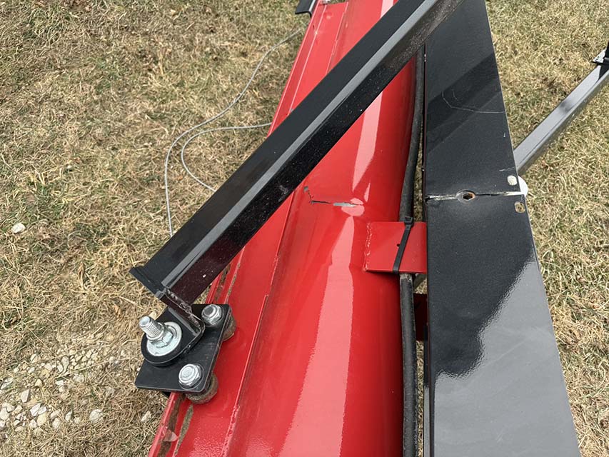 2023 Universal 1547 Auger - Image 5