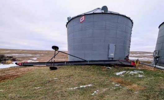 2023 Universal 1547 Auger - Image 7