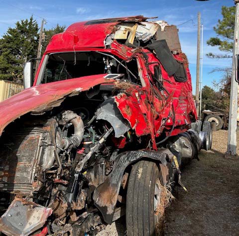2023 Volvo VNL - Image 11