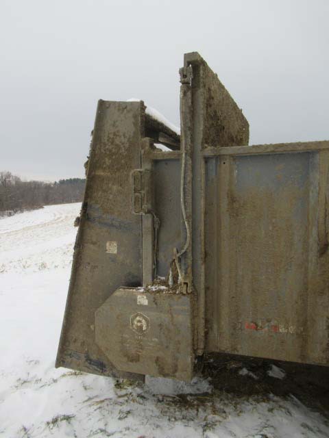 2024 Artex SBX 800 Manure Spreader - Image 2