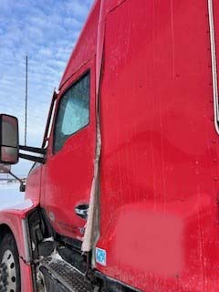 2024 Kenworth T680 - Image 3