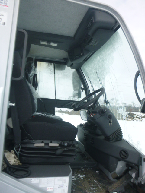 2025 Bucher City Cat 5006 Street Sweeper - Image 2