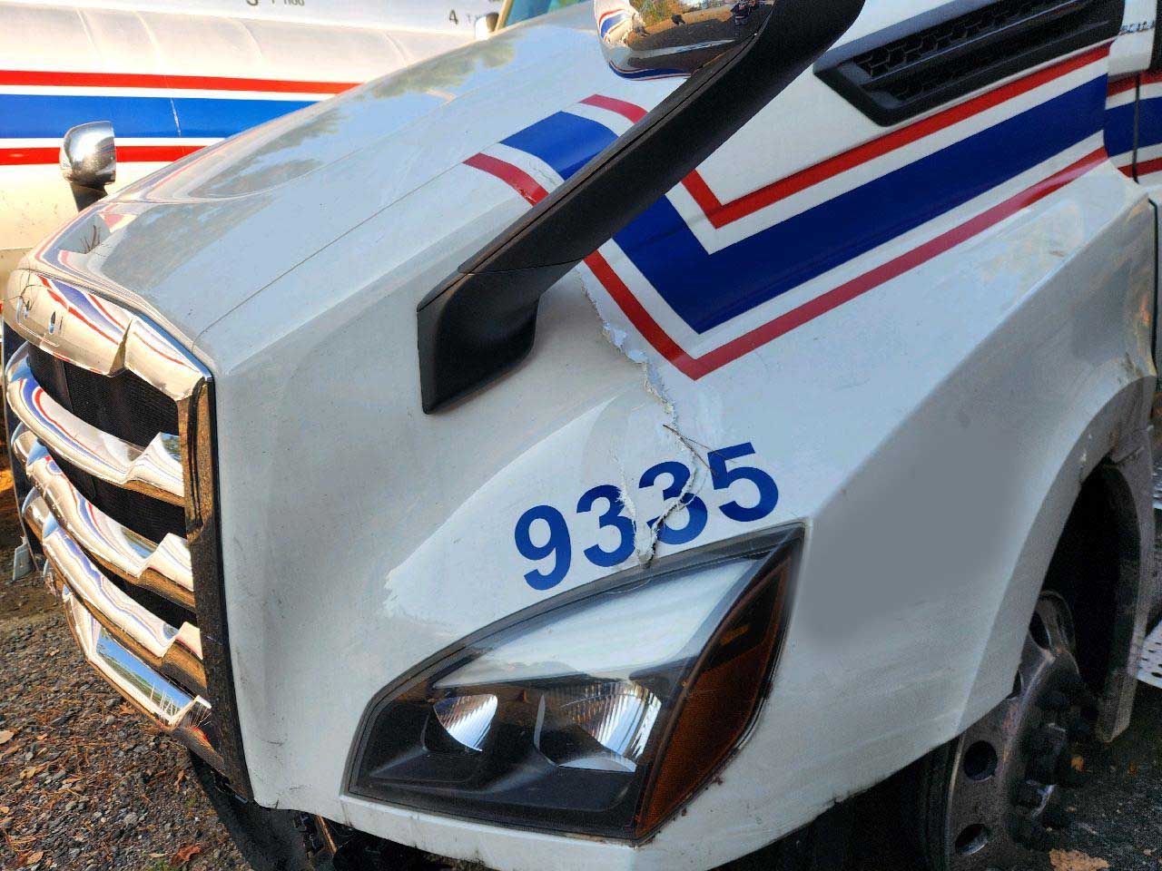 2025 Freightliner Cascadia - Image 11