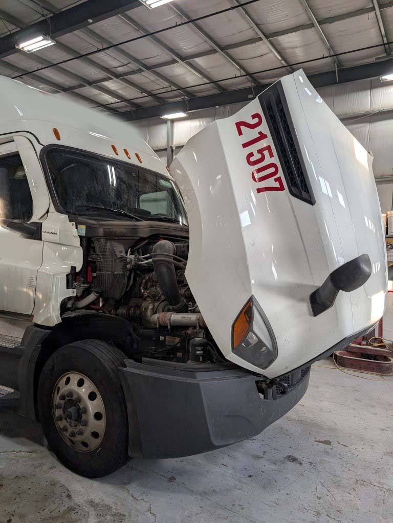 2025 Freightliner Cascadia - Image 2