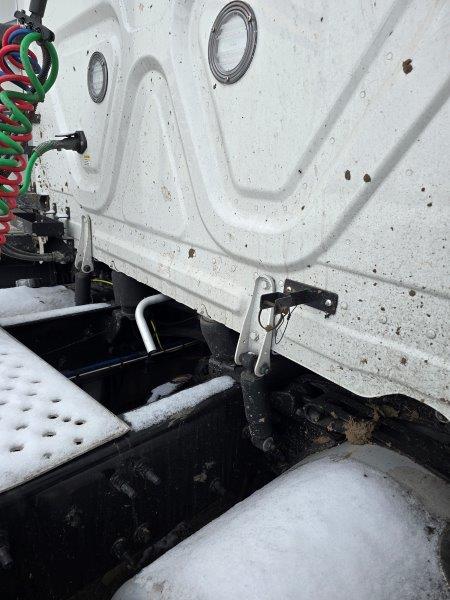 2025 Freightliner Cascadia - Image 34