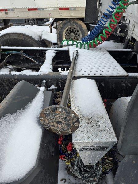 2025 Freightliner Cascadia - Image 36