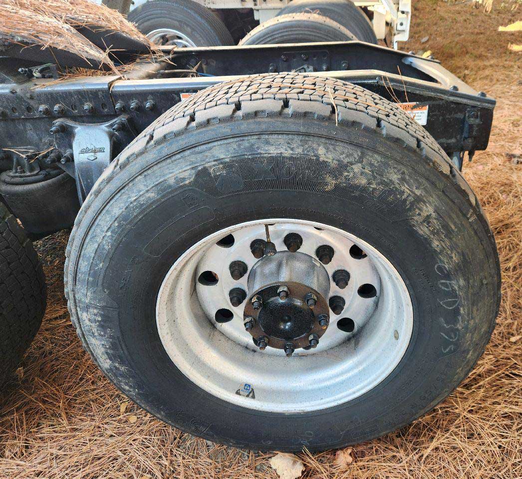 2025 Freightliner Cascadia - Image 37