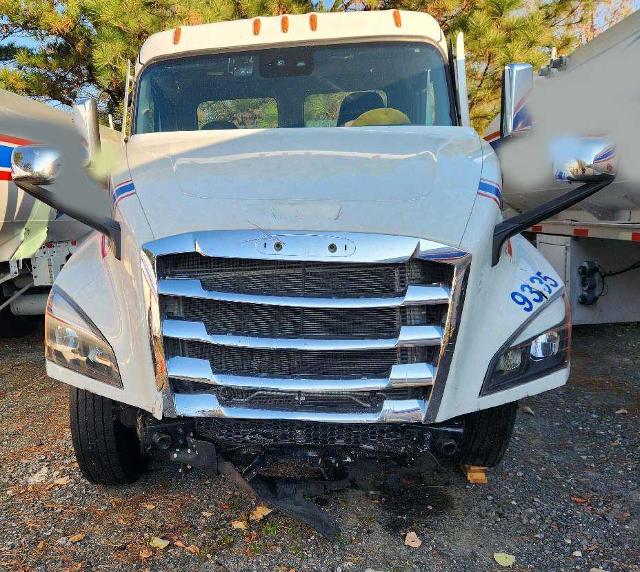 2025 Freightliner Cascadia - Image 4