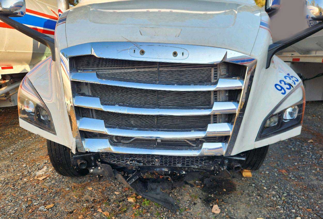 2025 Freightliner Cascadia - Image 5