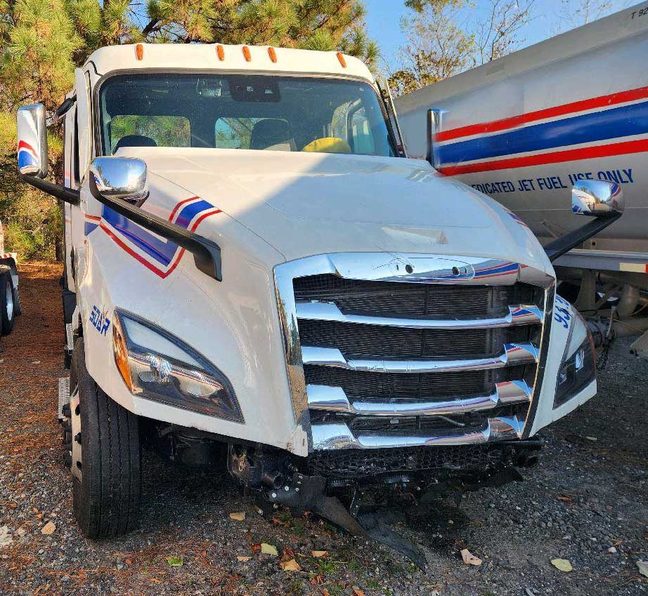 2025 Freightliner Cascadia - Image 6