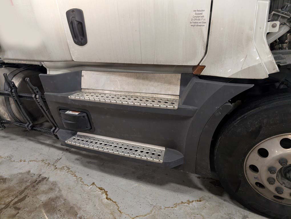 2025 Freightliner Cascadia - Image 6