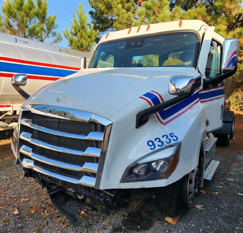 2025 Freightliner Cascadia - Image 8