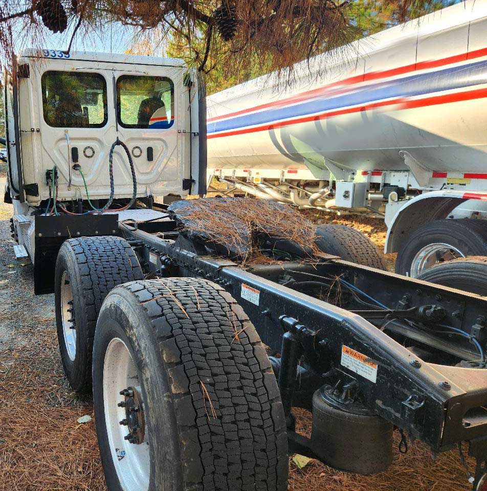 2025 Freightliner Cascadia - Image 9