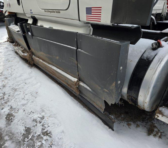 2025 Freightliner Cascadia - Image 9