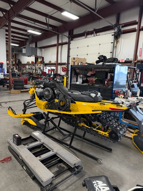 2025 Ski Doo SM MXZ Turbo R Snowmobile - Image 4