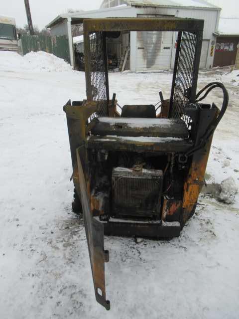 Case 1830 Skid Steer - Image 4