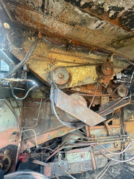 1986 Case IH 1660 Combine - Image 12