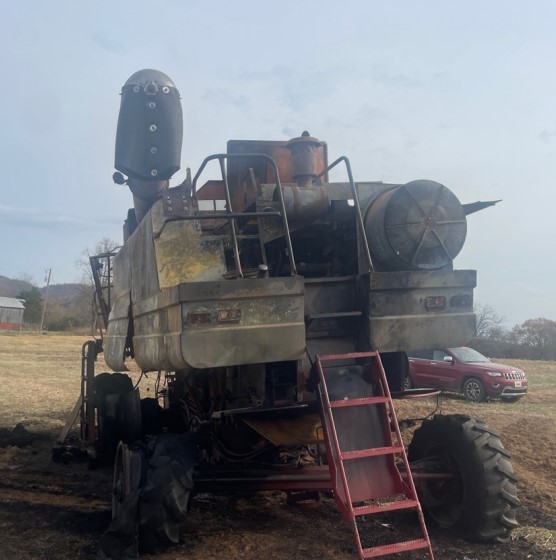 1986 Case IH 1660 Combine - Image 4