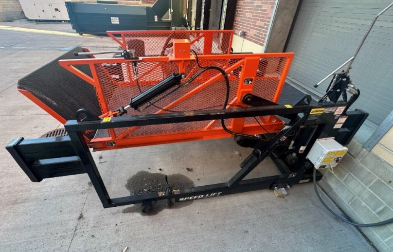 2025 Superior Handling Equipment Cross Dock Speed Lift - Image 2