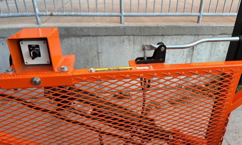 2025 Superior Handling Equipment Cross Dock Speed Lift - Image 8