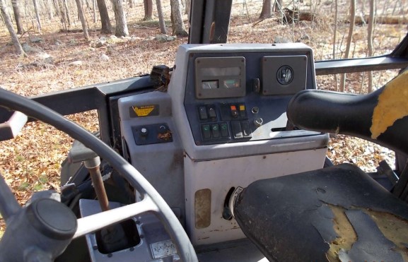 1992 Ford New Holland 555C Backhoe - Image 16