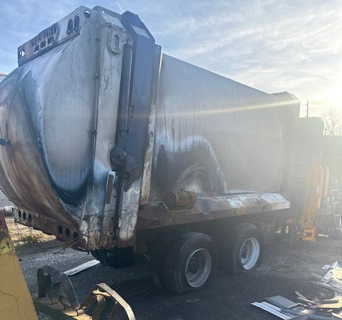 2025 Battle Motors LET2-46 Sidewinder Garbage Body Truck - Image 3