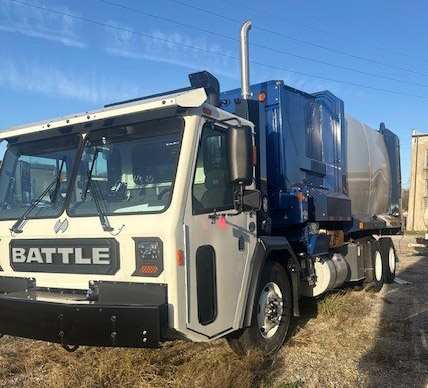 2025 Battle Motors LET2-46 Sidewinder Garbage Body Truck