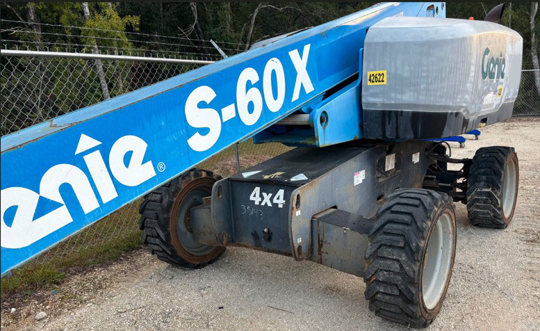 USED 2016 Genie S60X Lift - Image 2