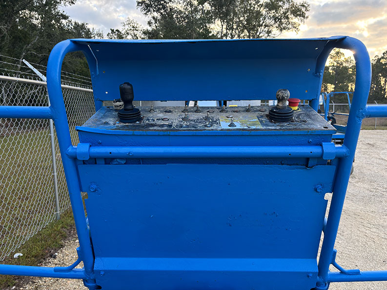 USED 2016 Genie S60X Lift - Image 3