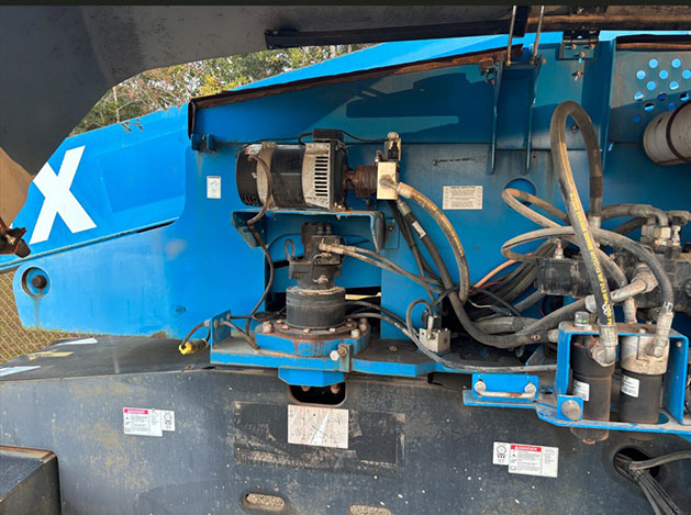 USED 2016 Genie S60X Lift - Image 8