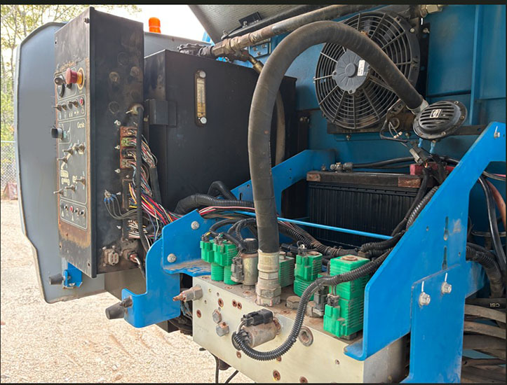 USED 2016 Genie S60X Lift - Image 9