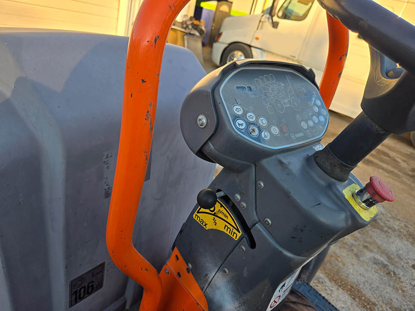 2017 Hamm HD12VV Roller - Image 5