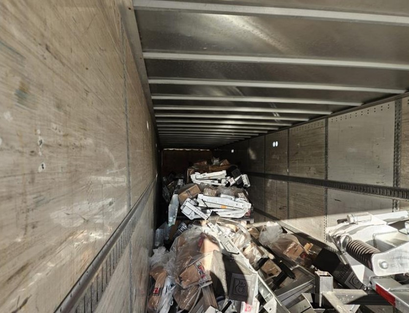 Hiab HLF Galv Series Flipaway Lift Gates - Image 3