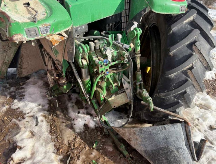 2010 John Deere 7230 Tractor - Image 4