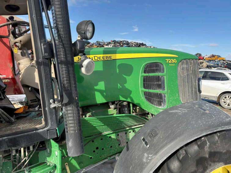 2010 John Deere 7230 Tractor - Image 9
