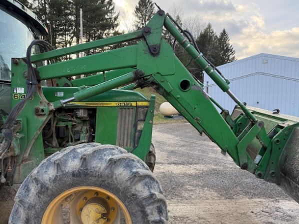 2000 John Deere 640 Loader - Image 5