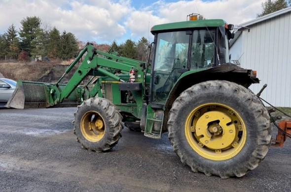 2000 John Deere 640 Loader - Image 10