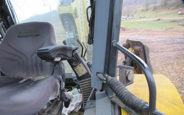 2013 New Holland B95C Backhoe - Image 16