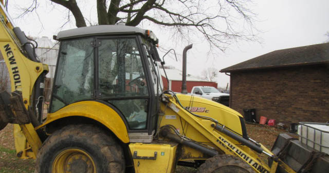 2013 New Holland B95C Backhoe - Image 7