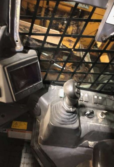 2020 Takeuchi TL12V2 Skid Steer - Image 10