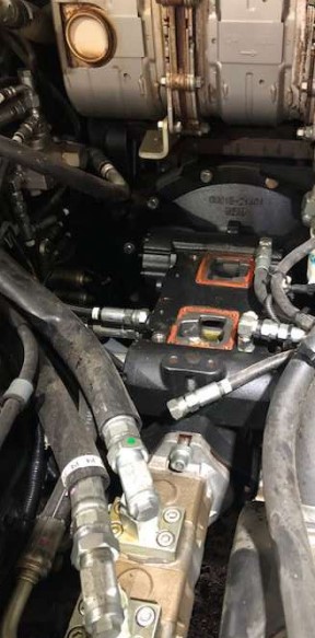 2020 Takeuchi TL12V2 Skid Steer - Image 11