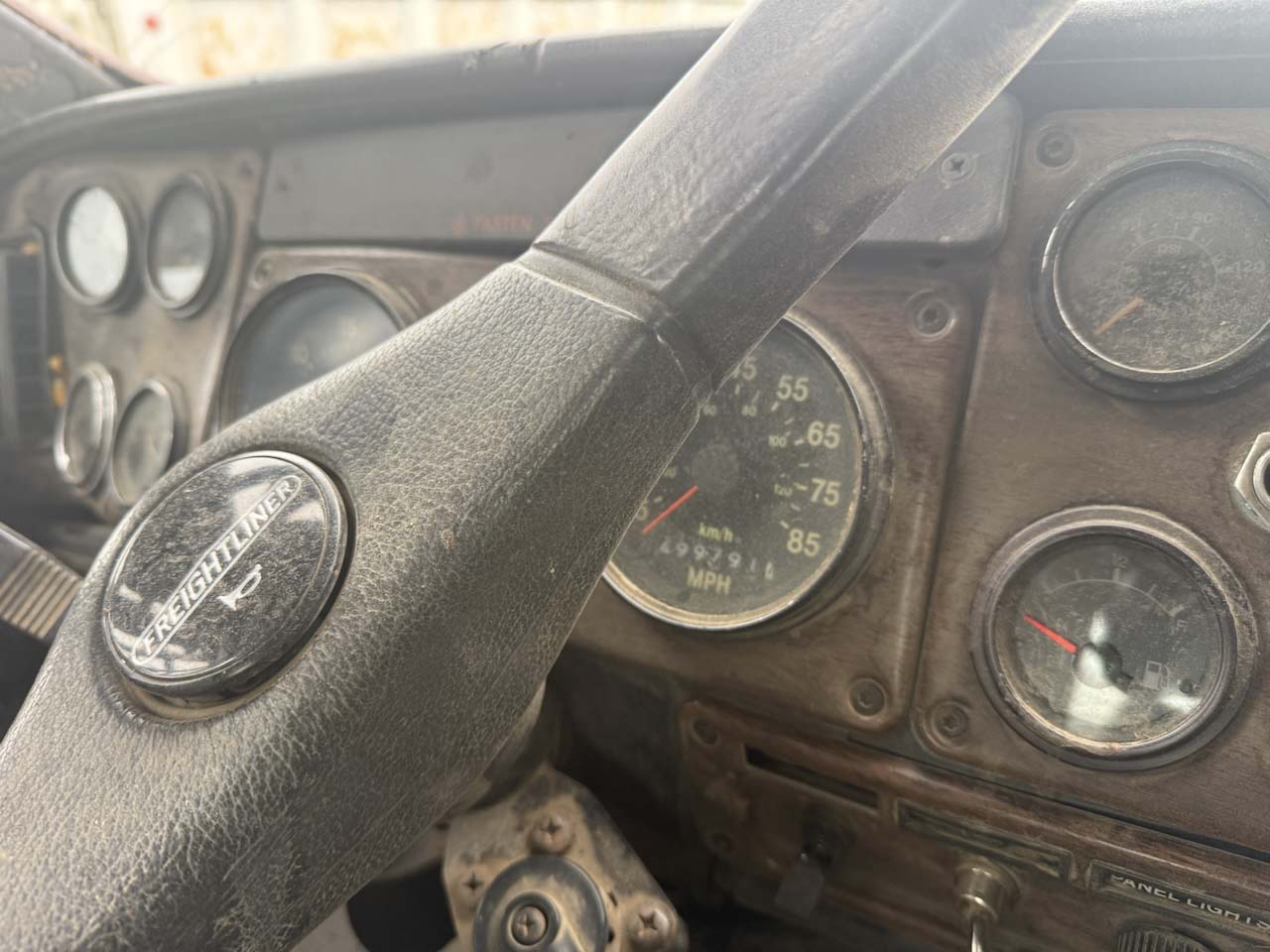 1989 Freightliner FLD 120 - Image 5