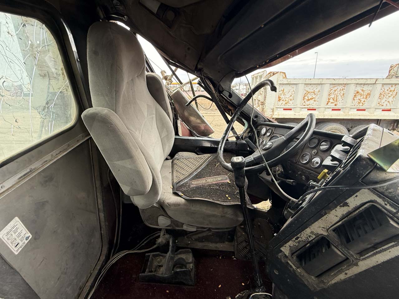 1989 Freightliner FLD 120 - Image 6