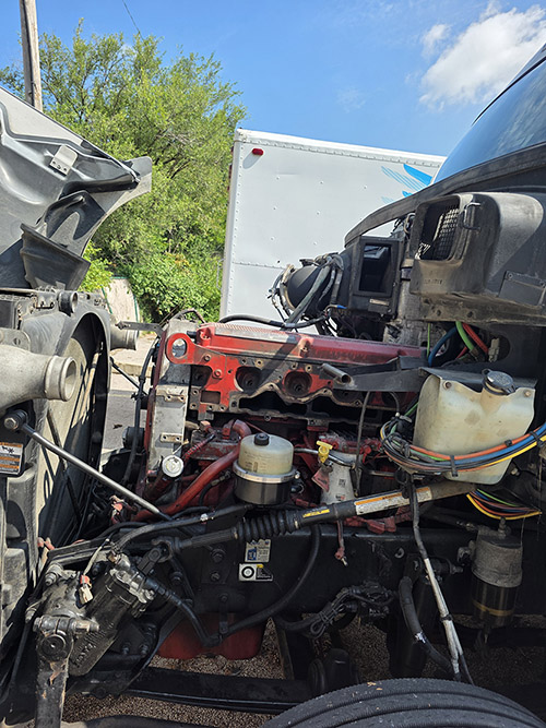 2012 Kenworth T7 - Image 7