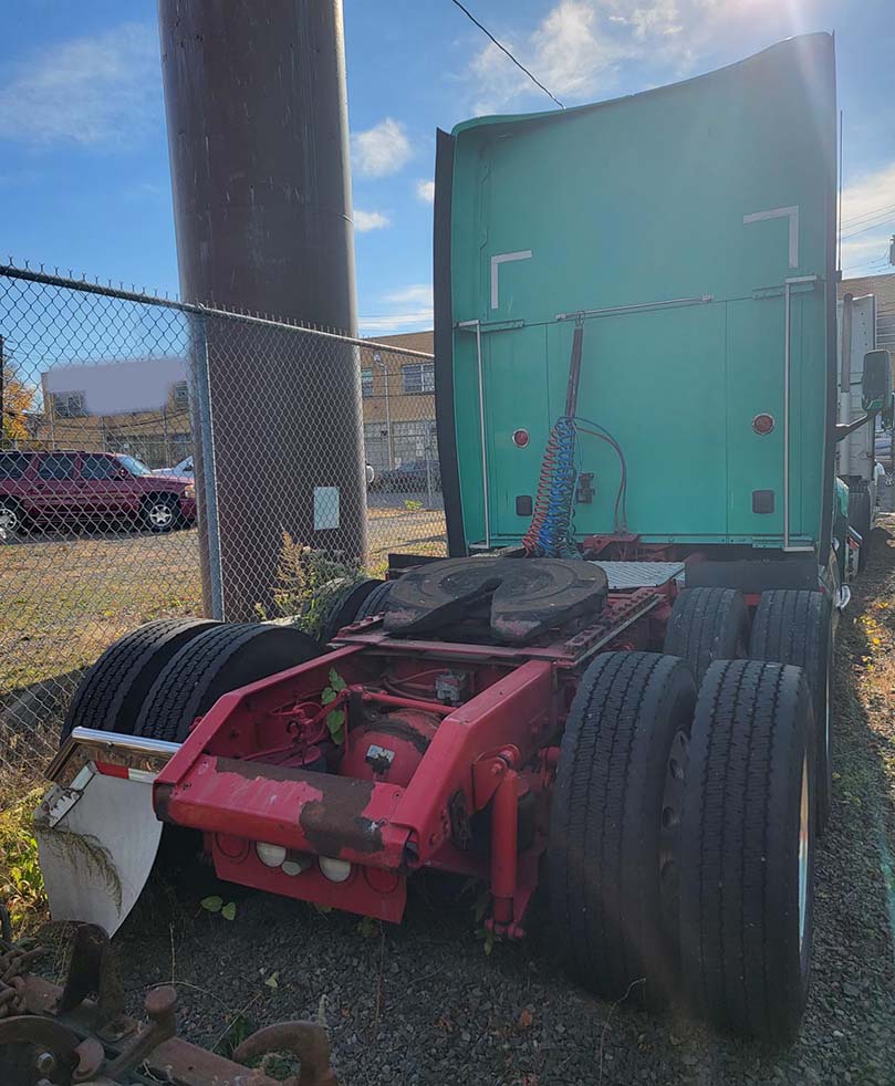 2013 Kenworth T7 - Image 3