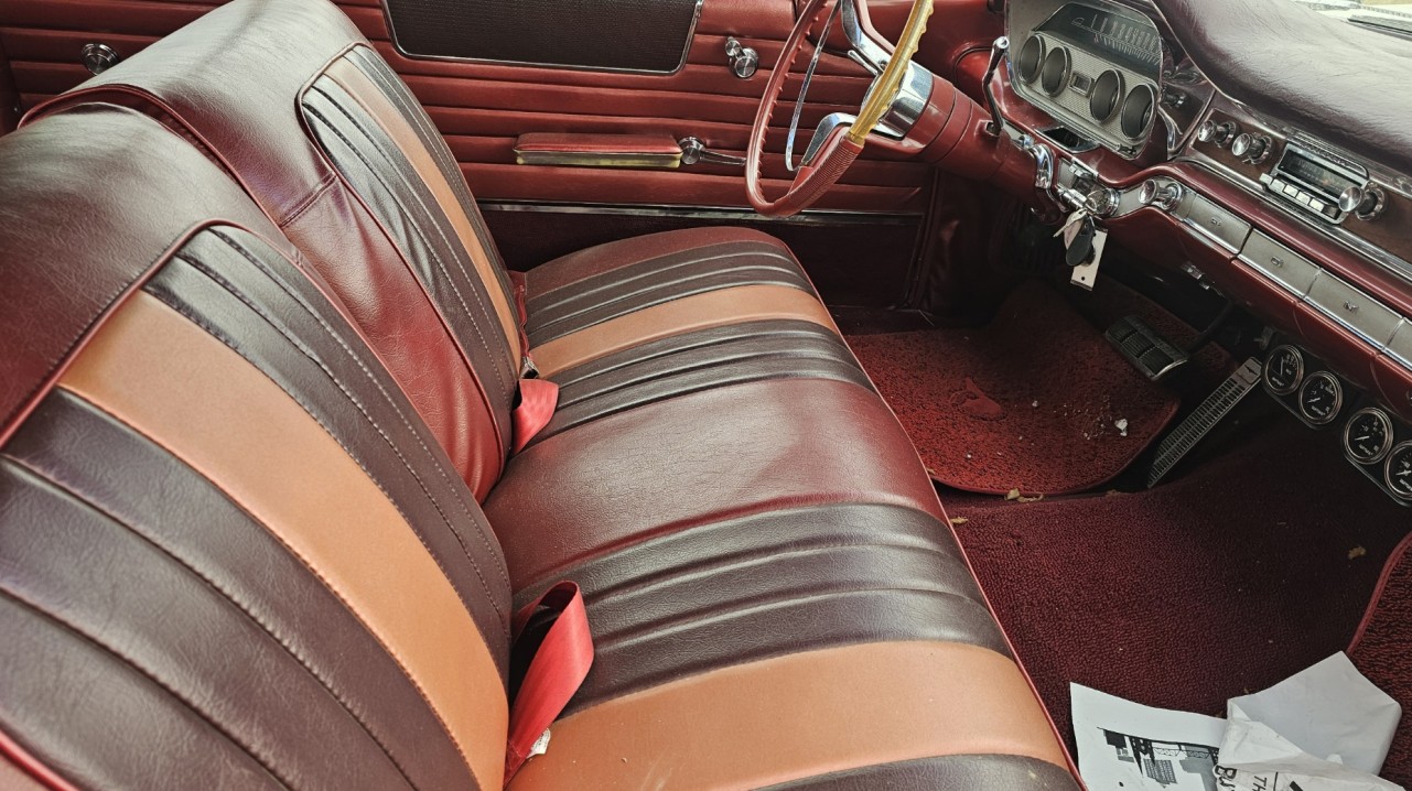 1960 Pontiac Bonneville - Image 8